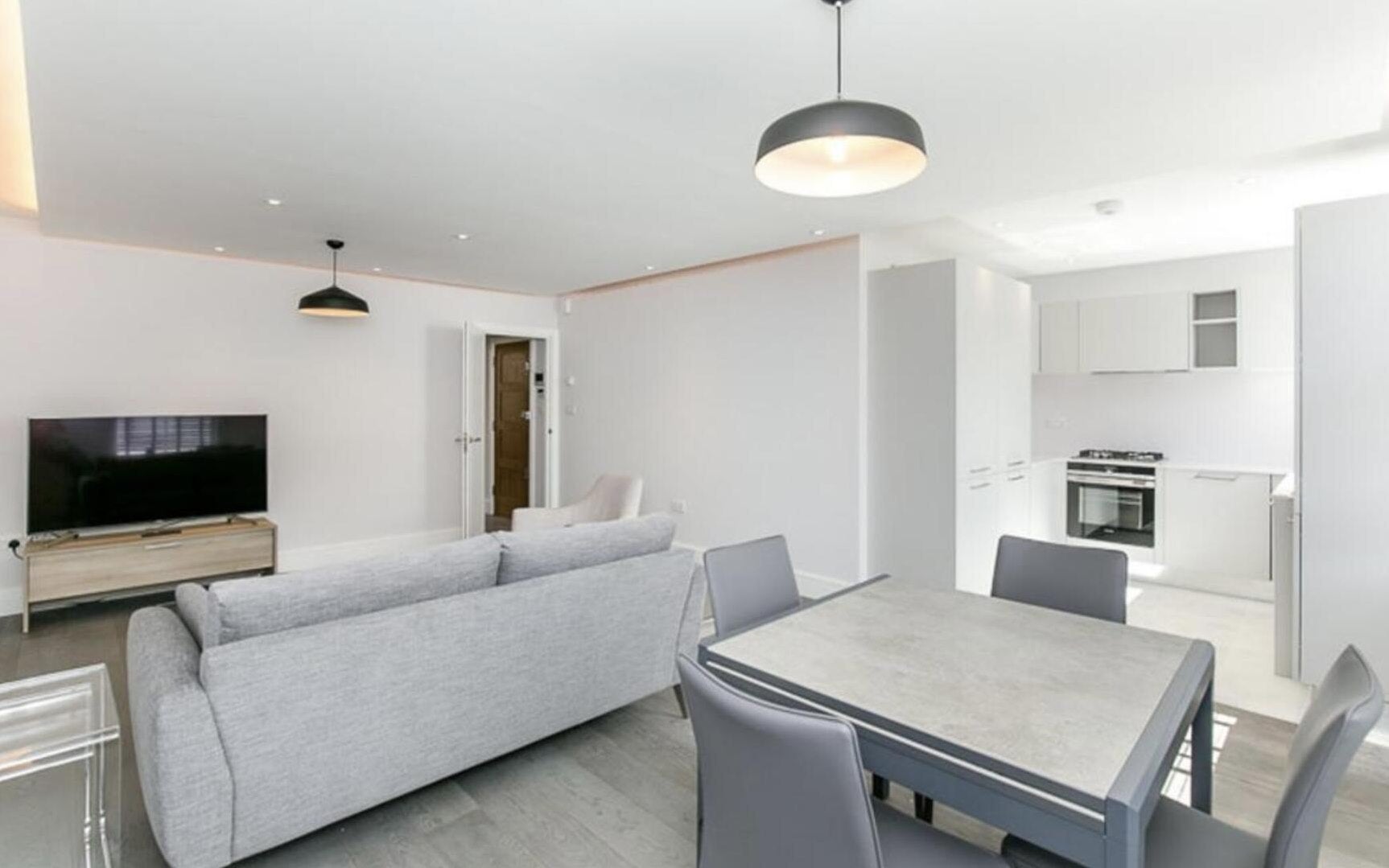 Flat Fulham Palace Road in Greater London