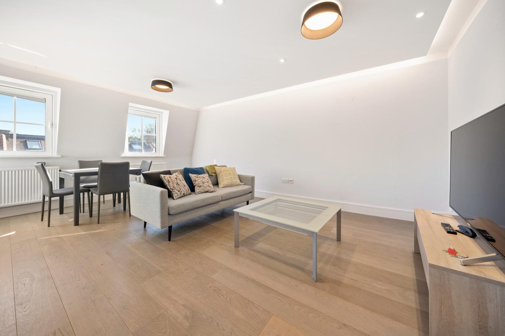 Flat Fulham Palace Road in Greater London