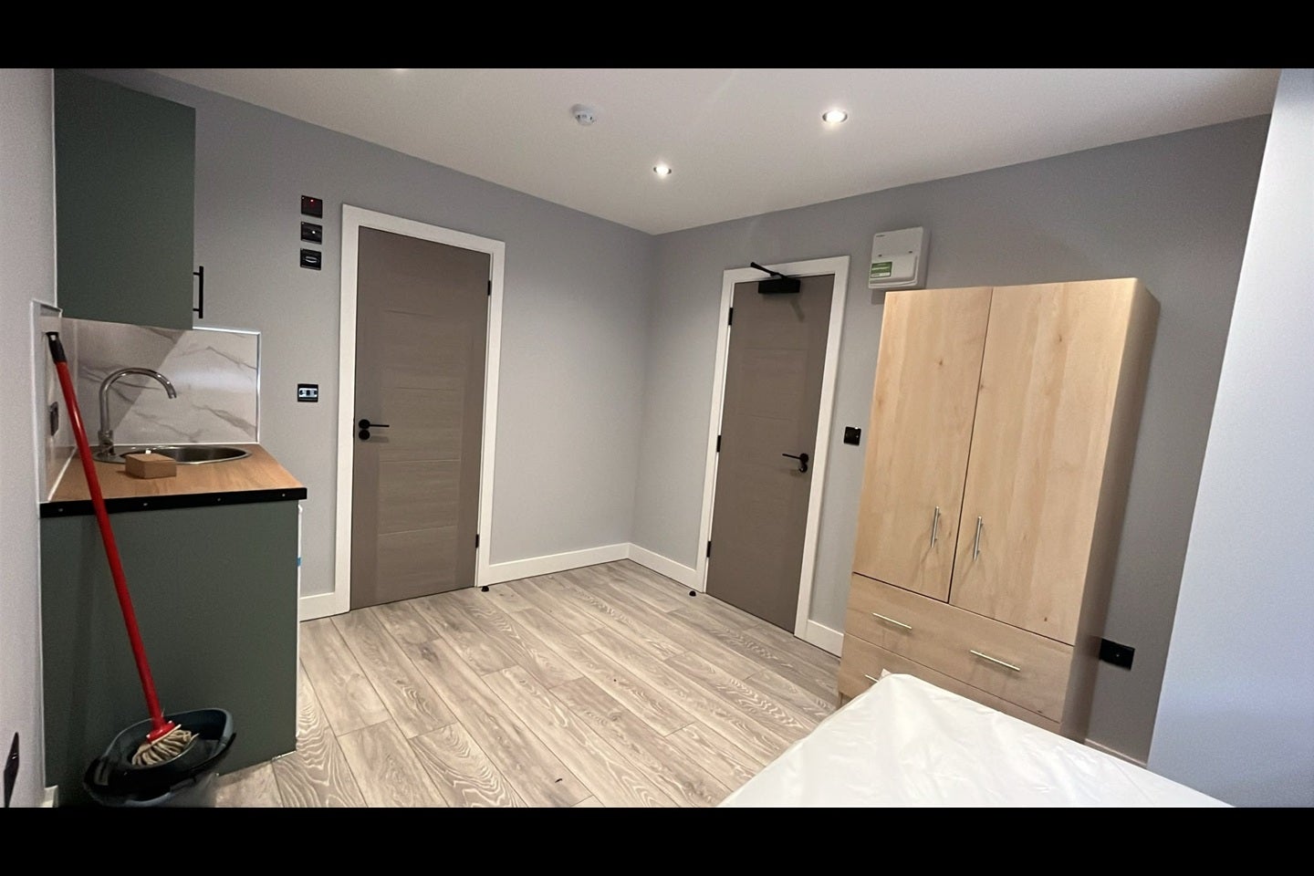 Flat Ashburnham Road in Greater London