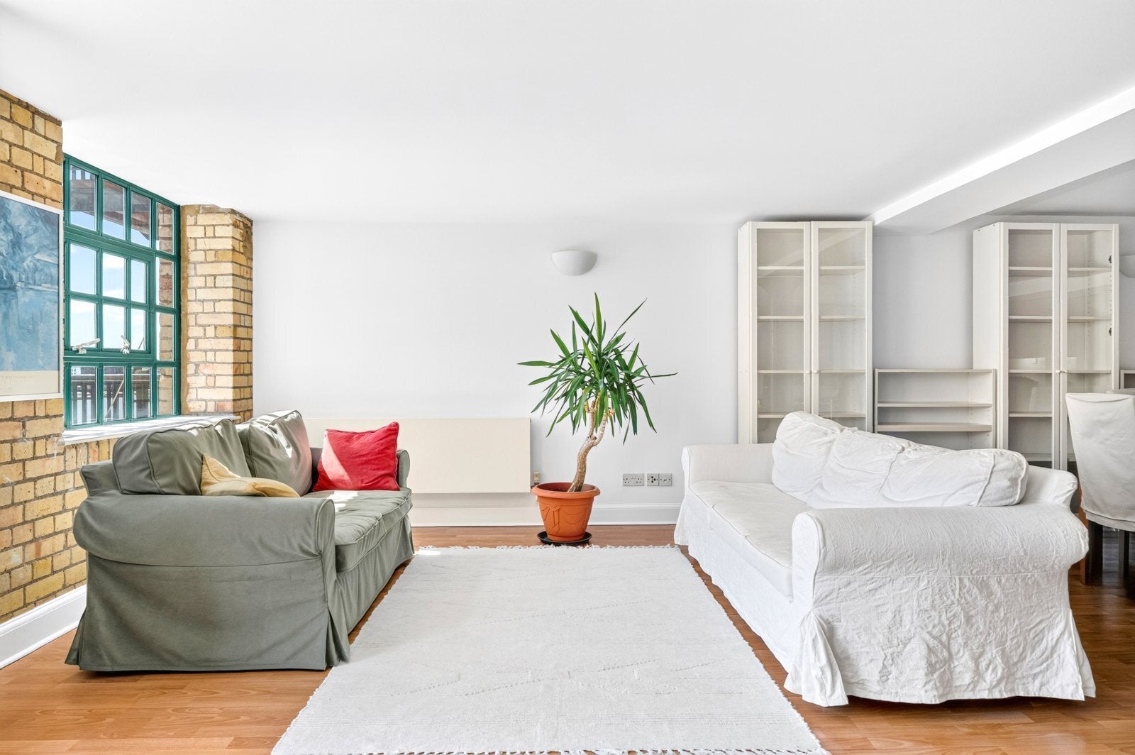 Flat Wapping Wall in Greater London