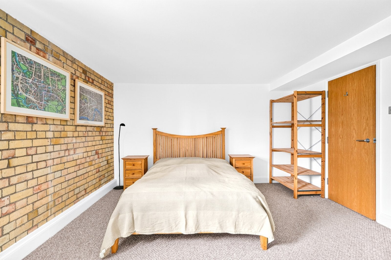 Flat Wapping Wall in Greater London