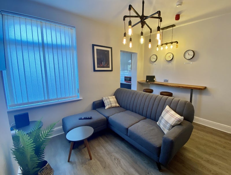Room Tenter Street in North Warwickshire