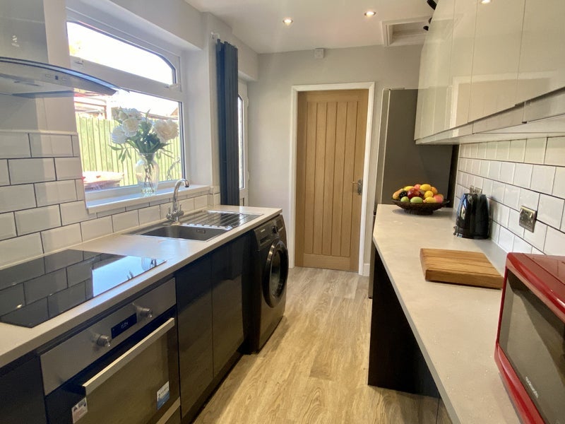 Room Tenter Street in North Warwickshire