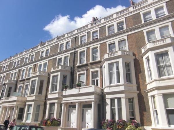 Flat Penywern Road in Greater London