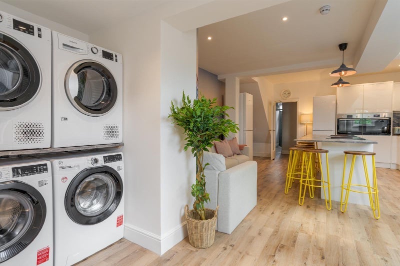 Room Langton Road in Bristol