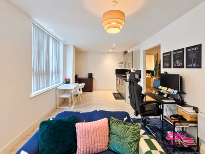 Flat Nelson Square in Bolton