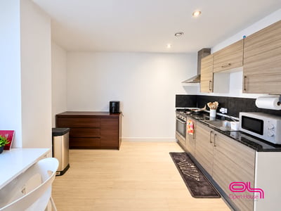 Flat Nelson Square in Bolton