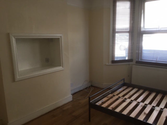 Room Northcote Road in Greater London