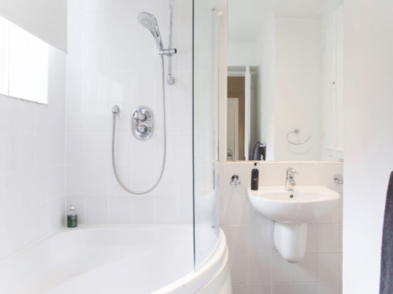 Flat Victoria Rise in Greater London