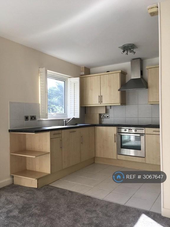 Flat Hayes Lane in Greater London