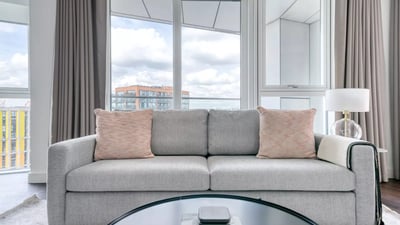 Flat Russell Gardens in Greater London