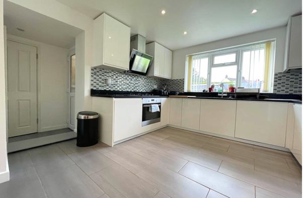 Room Neston Avenue in Trafford