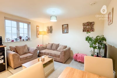 Flat Falcon Way in Bracknell