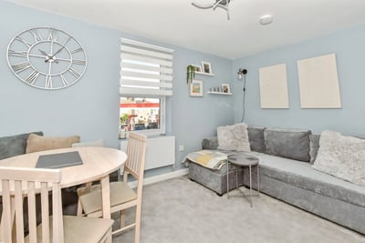 Flat Commercial Road in Tunbridge Wells