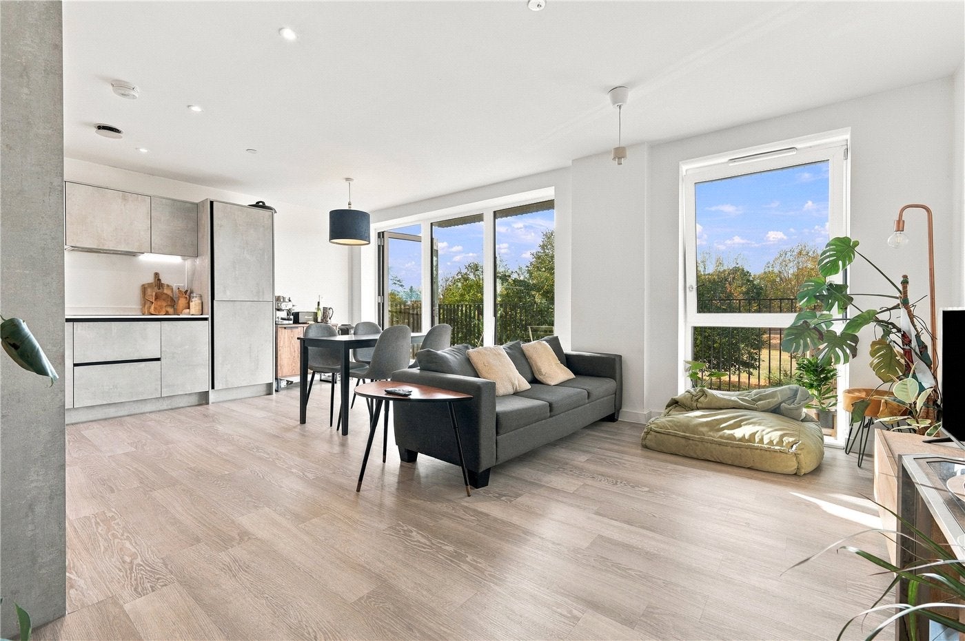 Flat Seven Sisters Road in Greater London