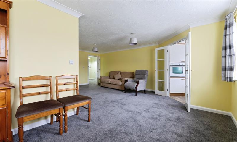 Flat Norton Close in Greater London