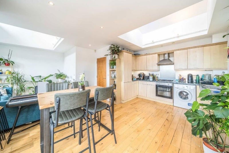 Flat Fenwick Place in Greater London