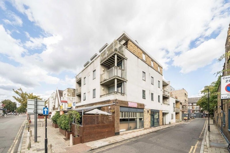 Flat Fenwick Place in Greater London
