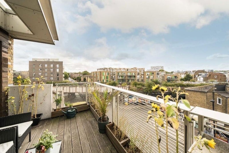Flat Fenwick Place in Greater London