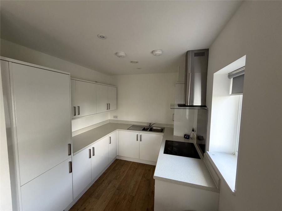 Flat Bowes Road in Greater London