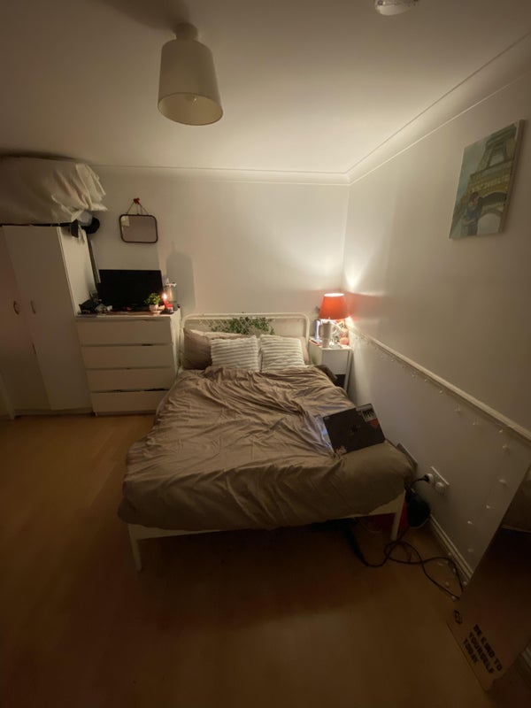 Room Mile End Road in Greater London