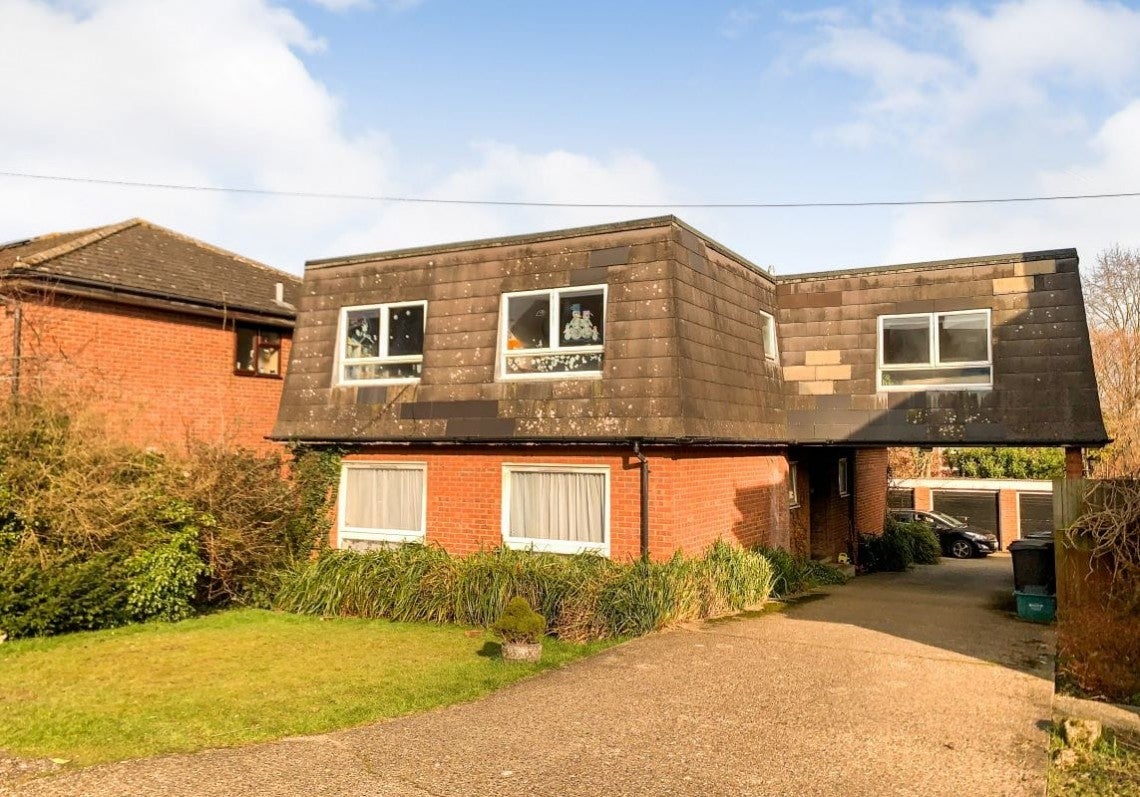 Flat Lansdown Road in Chalfont St Peter