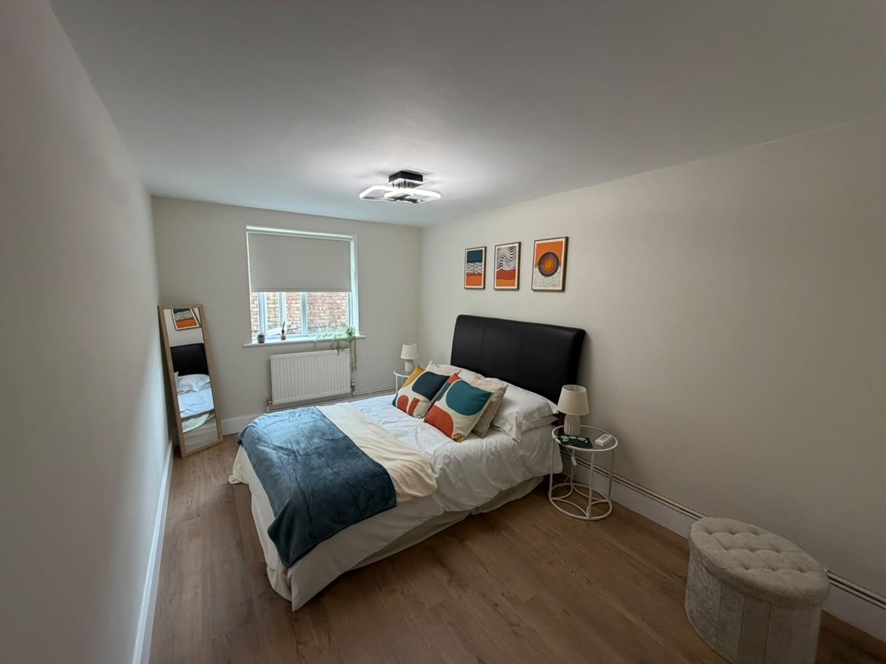 Flat Knox Road in Greater London