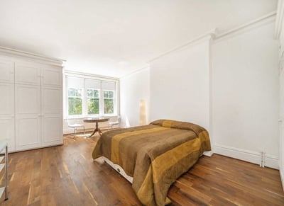 Flat South Parade in Greater London