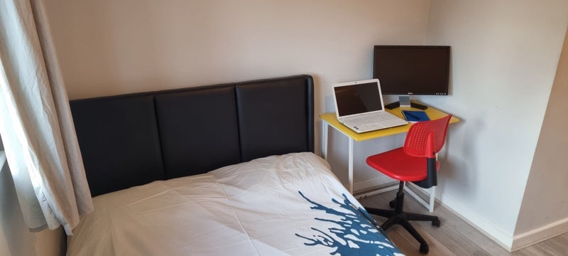Flat Drayton Park in Greater London