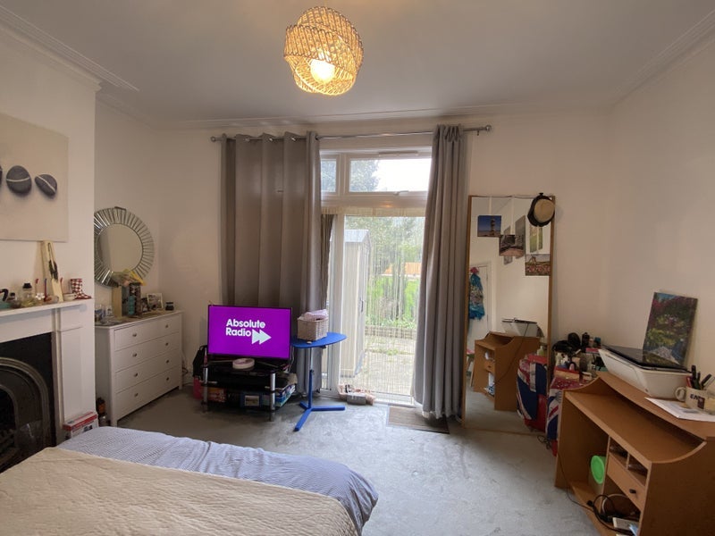 Room The Ridgeway in Greater London