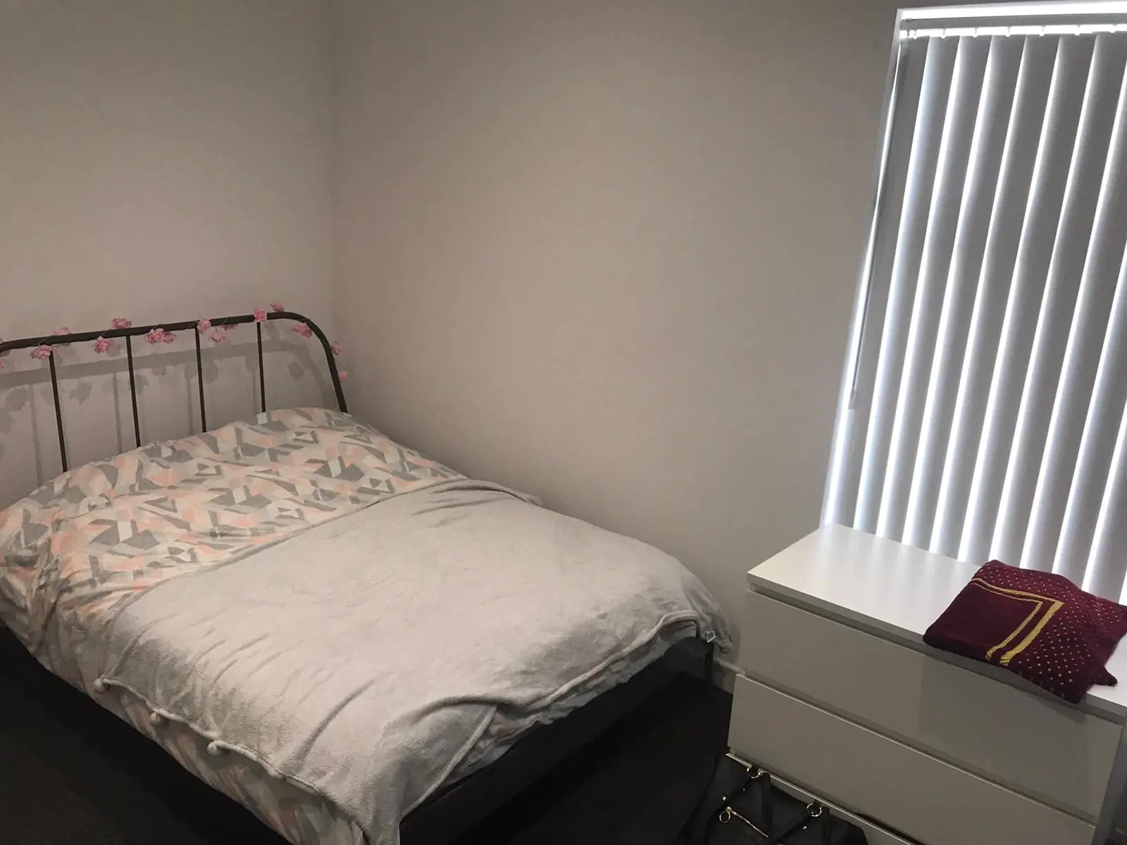 Room Daneshill Road in Leicester