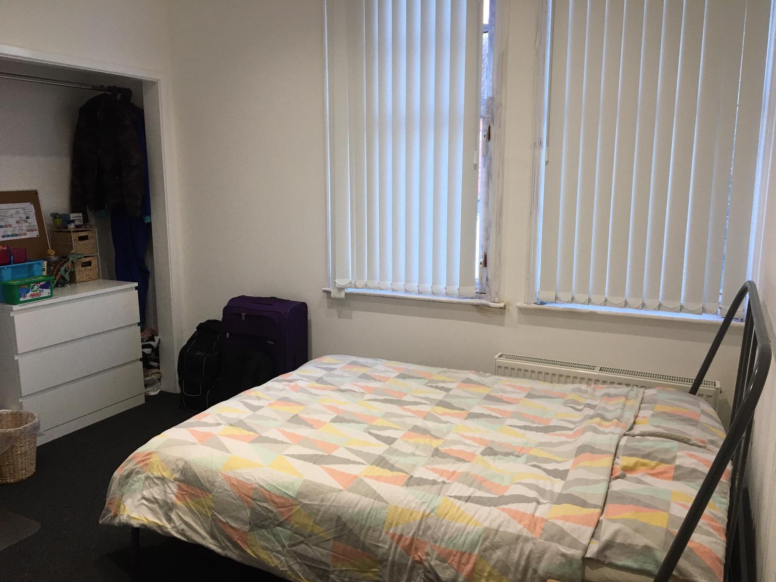 Room Daneshill Road in Leicester