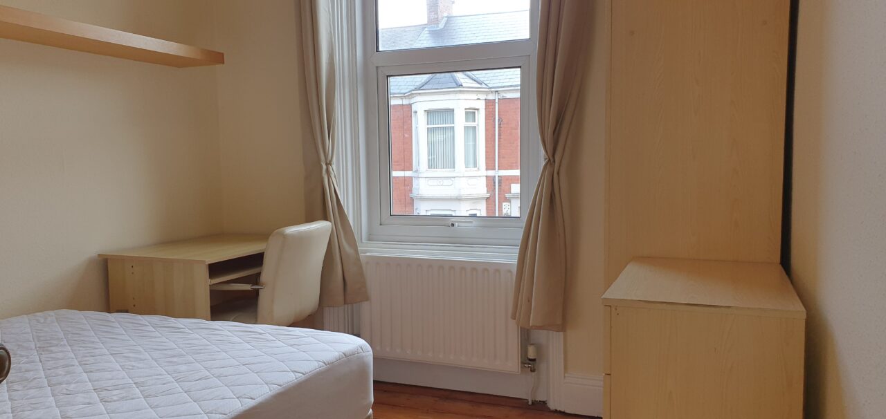 Flat Oakland Road in Newcastle upon Tyne