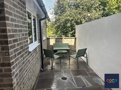 Room Wollaston Road in Dorchester