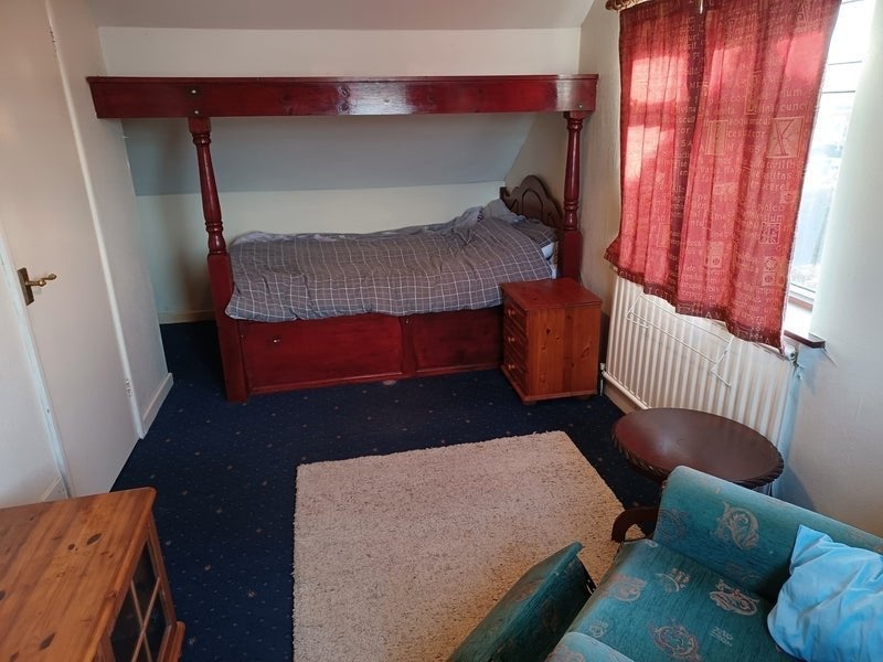 Room Calder Avenue in West Lancashire