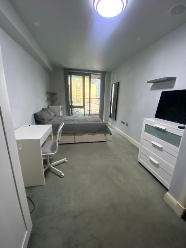 Room Cuba Street in Greater London