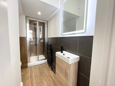 Room St Margarets Road in Peterborough