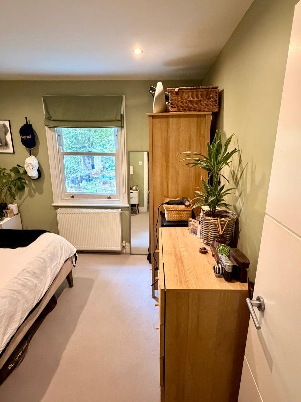 Room Steerforth Street in Greater London