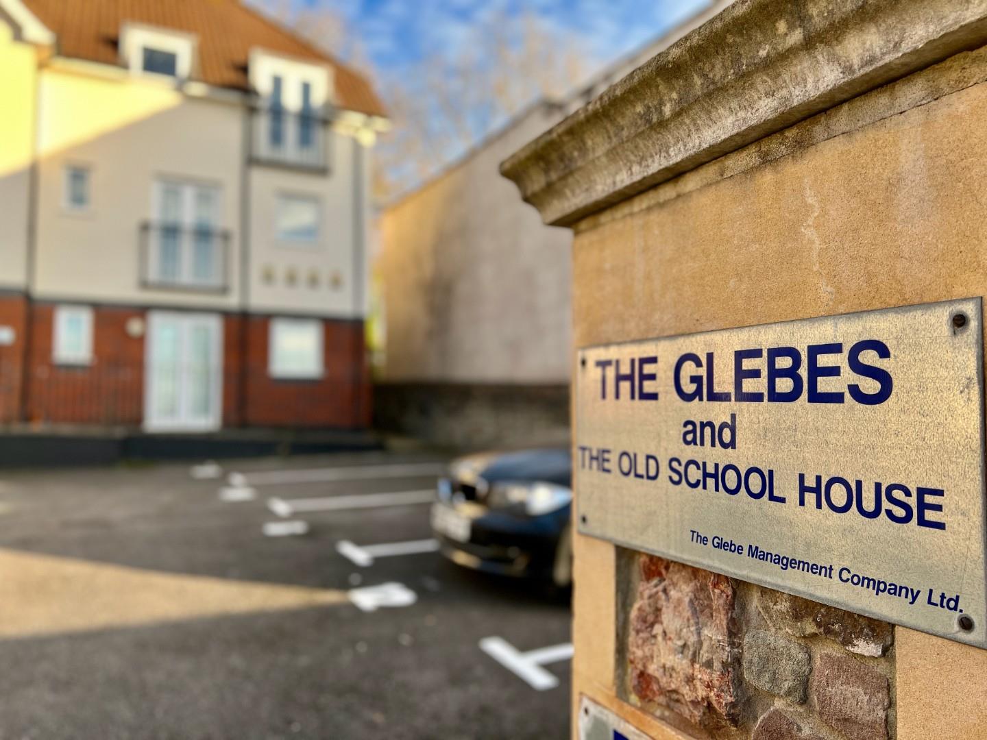 Flat Glebe Road in Bristol