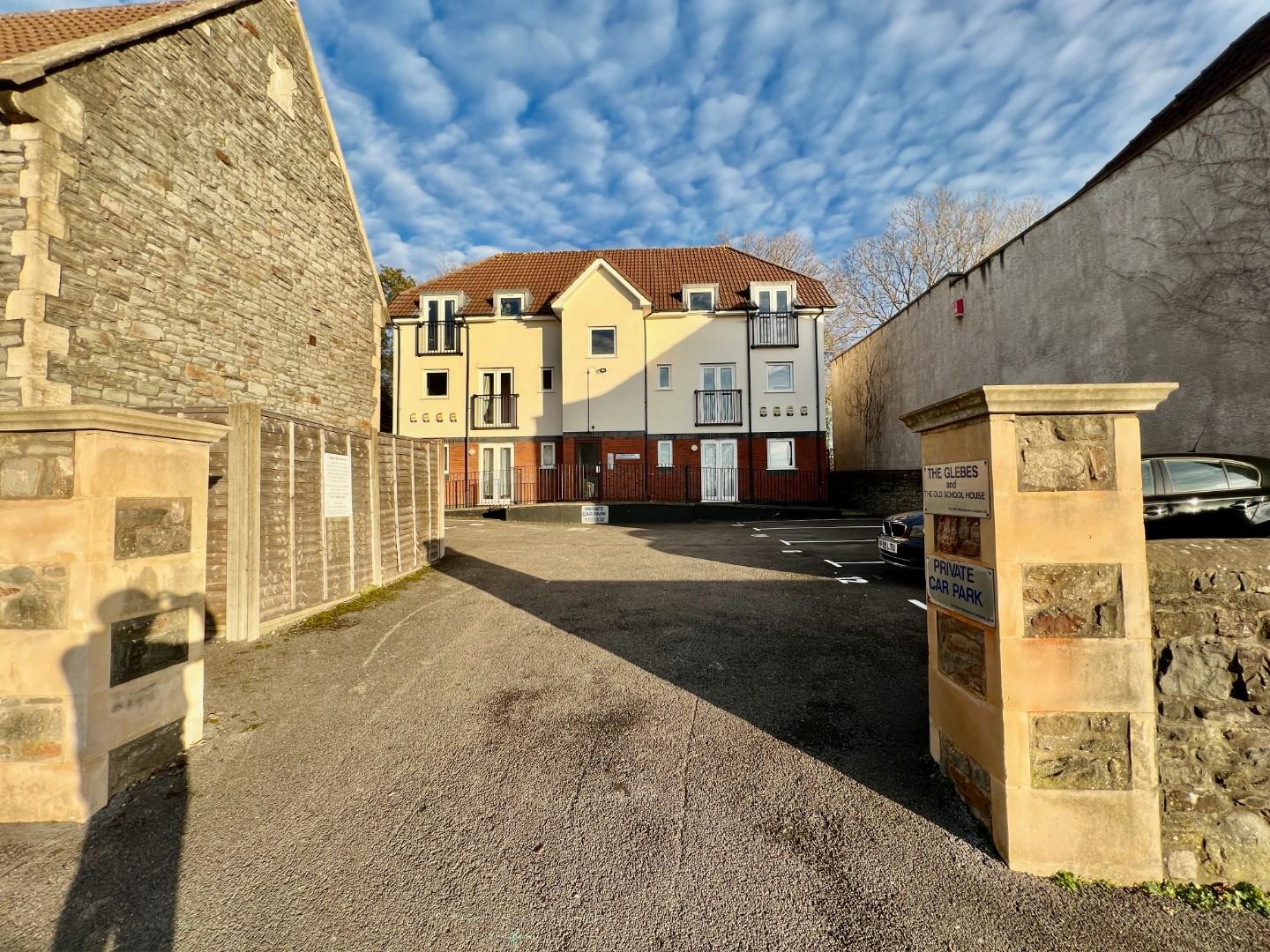 Flat Glebe Road in Bristol