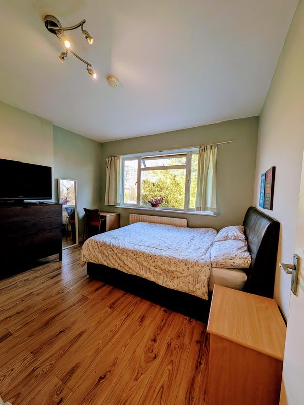 Room Friary Road in Greater London