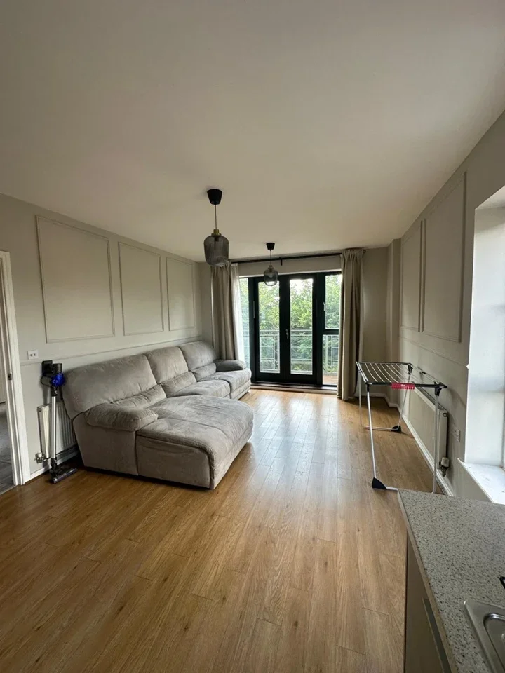 Flat Waterstone Way in Dartford