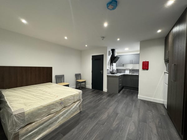 Flat Great West Road in Greater London
