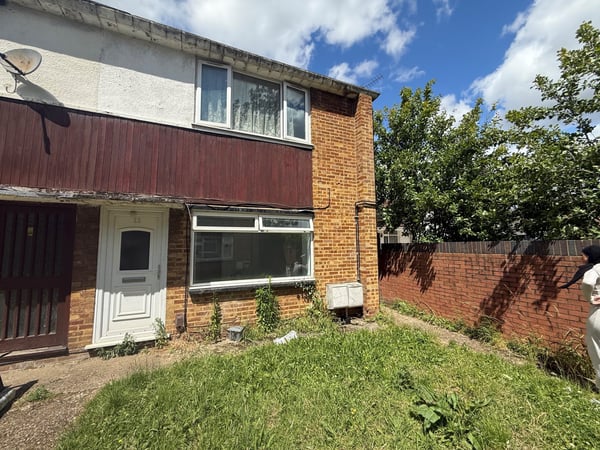 Flat Masefield Lane in Greater London