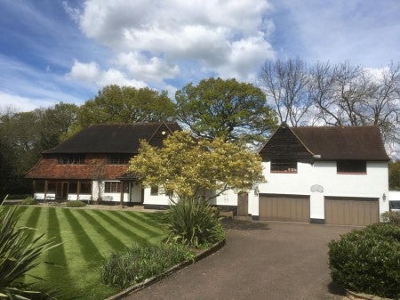 House Oakwood Close in Greater London
