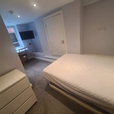 Flat Winston Gardens in Leeds