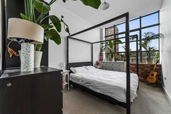 Flat Chatham Place in Greater London