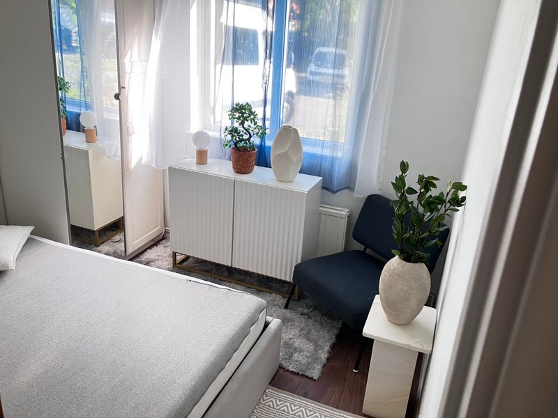 Room Cranleigh Close in Greater London