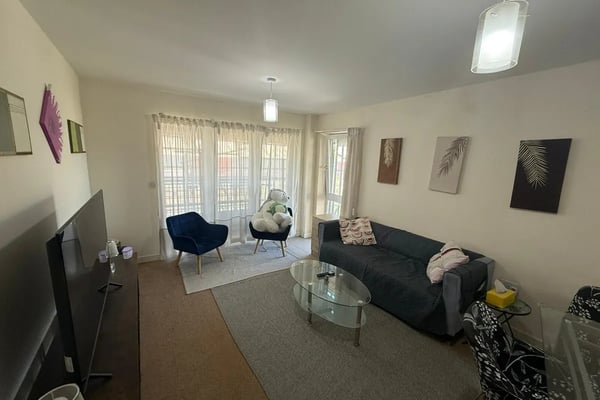 Flat Overstone Court in Cardiff
