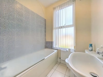 Flat Knowsley Road in Southport